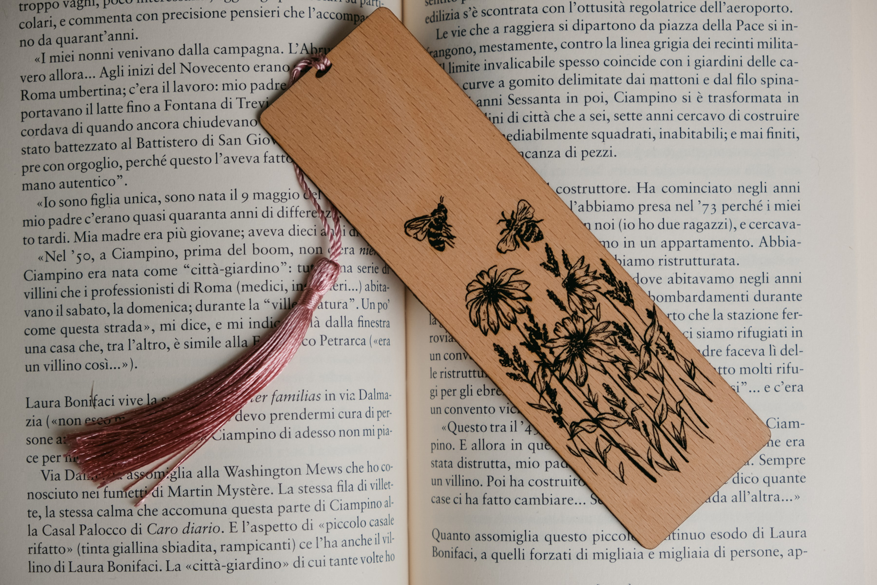 flowers and bees - segnalibro in legno - A Regola D'Arte